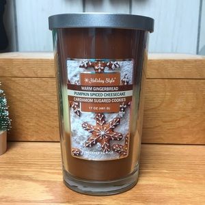 New 17 oz Holiday Style candle
